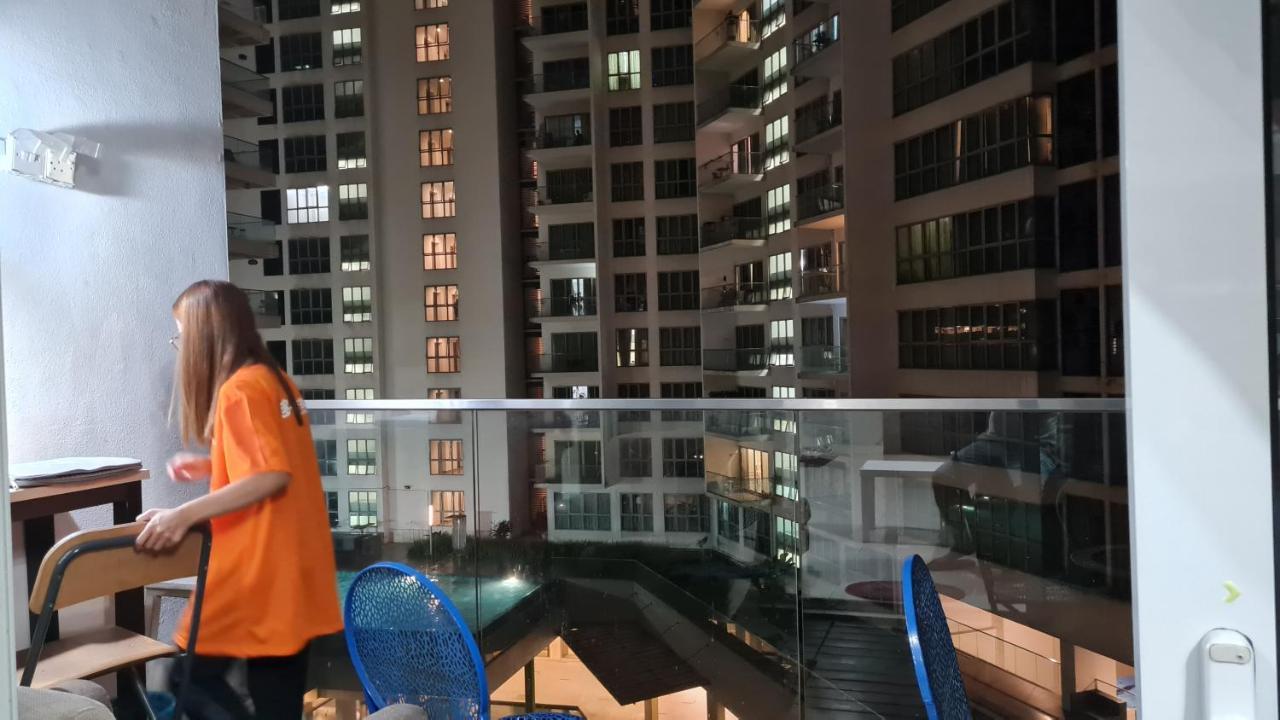Hostel At Regalia Sky Pool กัวลาลัมเปอร์ ภายนอก รูปภาพ