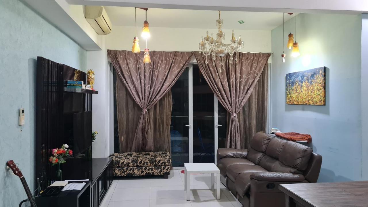 Hostel At Regalia Sky Pool กัวลาลัมเปอร์ ภายนอก รูปภาพ