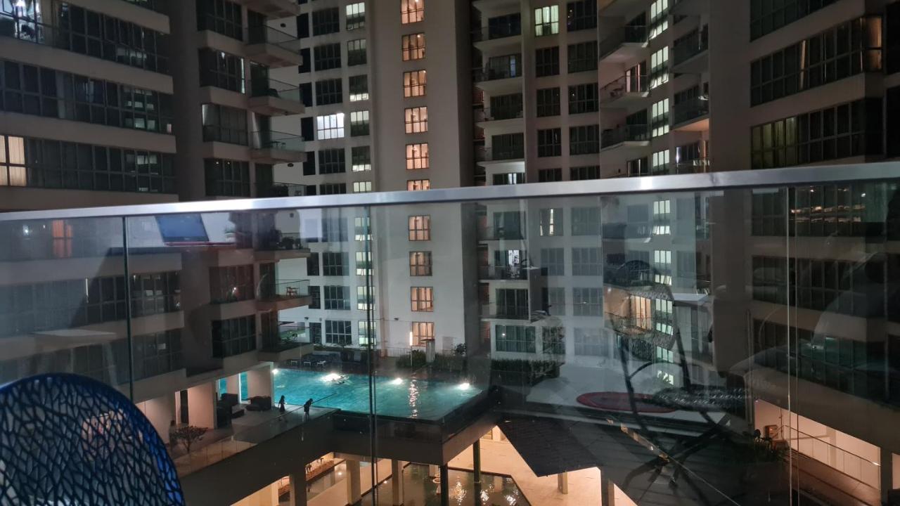 Hostel At Regalia Sky Pool กัวลาลัมเปอร์ ภายนอก รูปภาพ