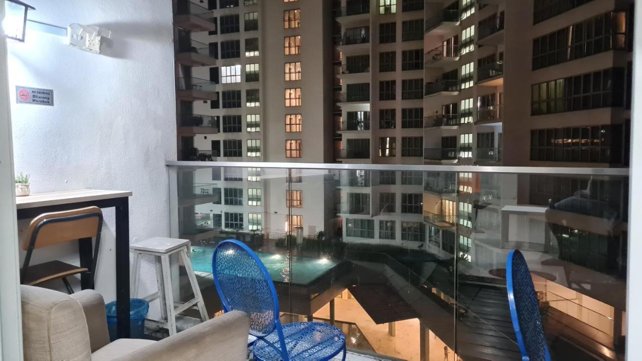 Hostel At Regalia Sky Pool กัวลาลัมเปอร์ ภายนอก รูปภาพ