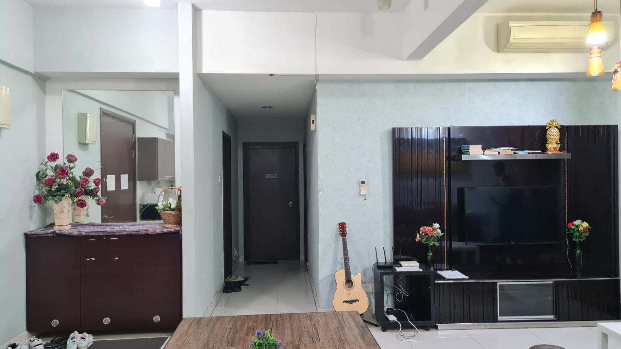 Hostel At Regalia Sky Pool กัวลาลัมเปอร์ ภายนอก รูปภาพ